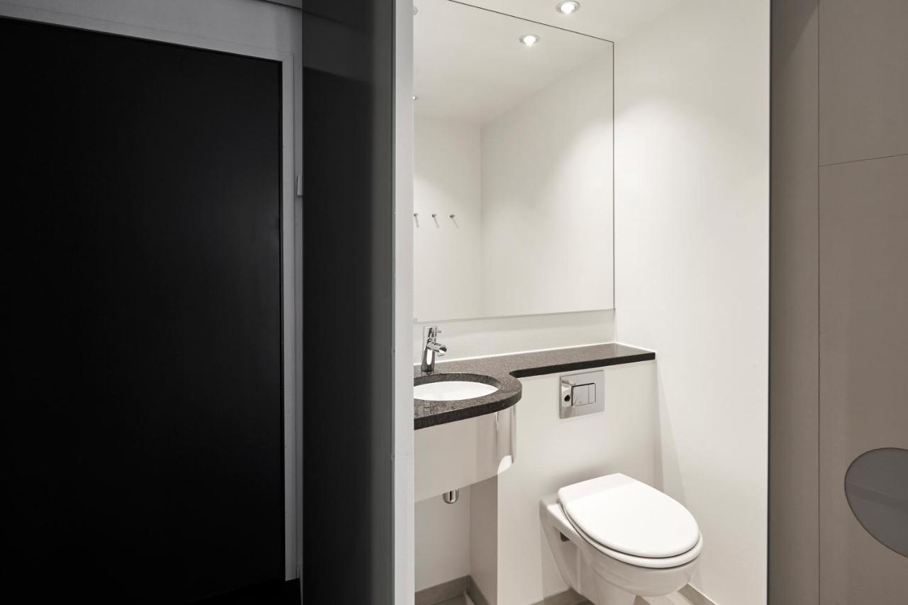 6 Bed Private Room Private Bathroom